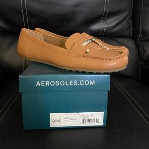 NEW Aerosoles Tan Flats